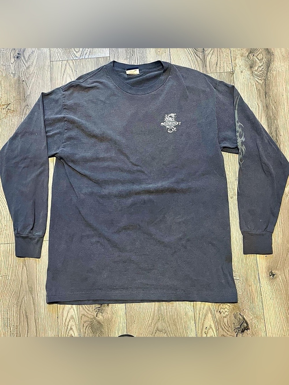 SideOut Black Long Sleeve Graphic Tee - Y2K graphics sz L